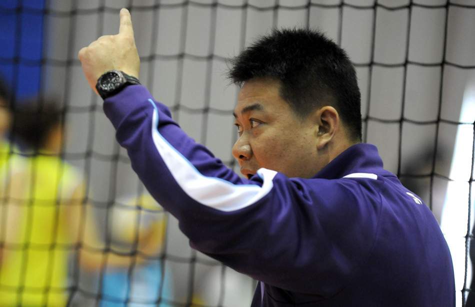 原国家女排主帅蔡斌执教北京队_高清图集_新浪网