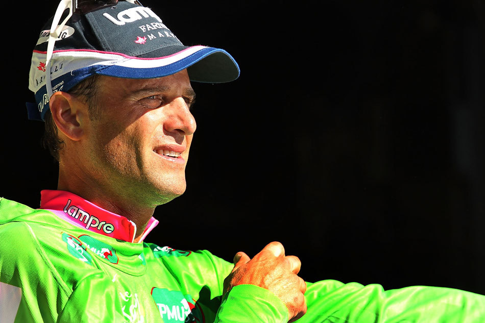 htc哥伦比亚车队的卡文迪什以4小时42分29秒的成绩获得赛段冠军