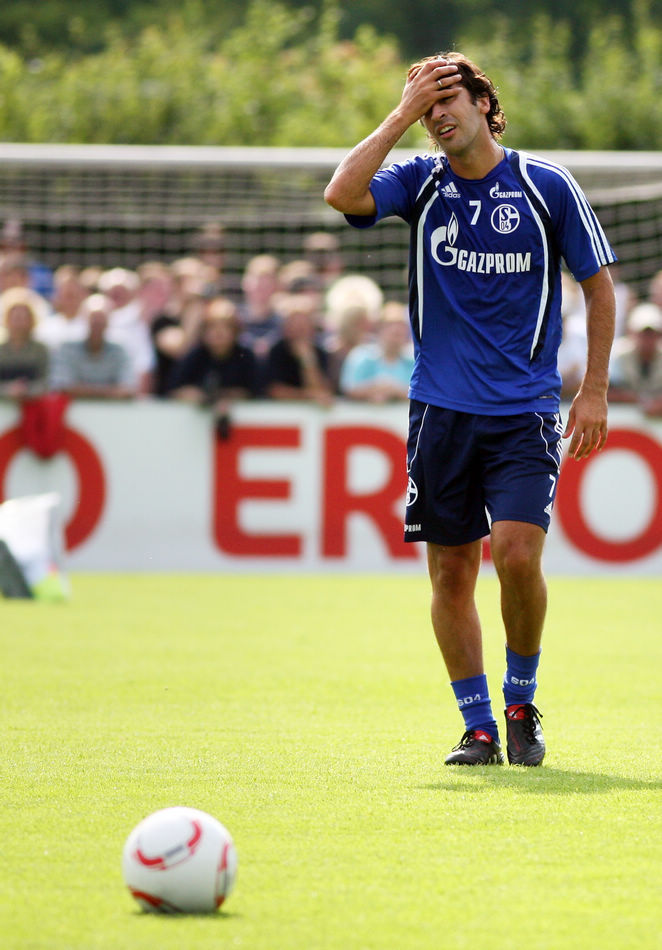 劳尔加盟沙尔克04首训_高清图集_新浪网