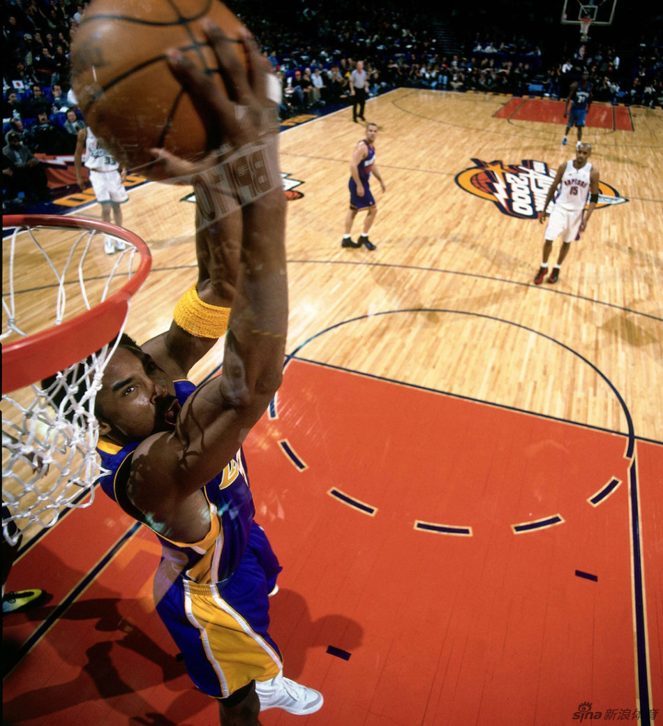 科比百大灌篮秀_高清图集_新浪网