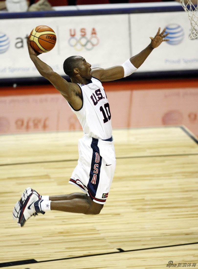 科比百大灌篮秀_高清图集_新浪网