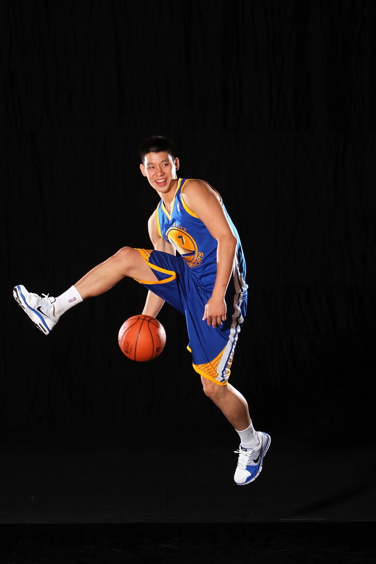 2010新秀拍摄球衣宣传照_高清图集_新浪网