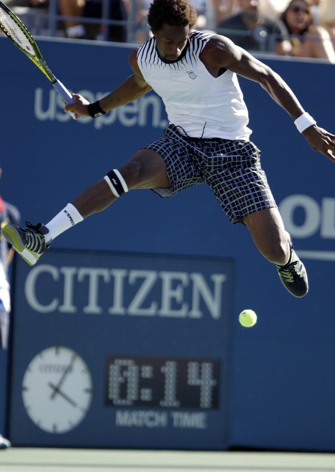 [美网]孟菲尔斯高难度胯下击球_高清图集_新浪网