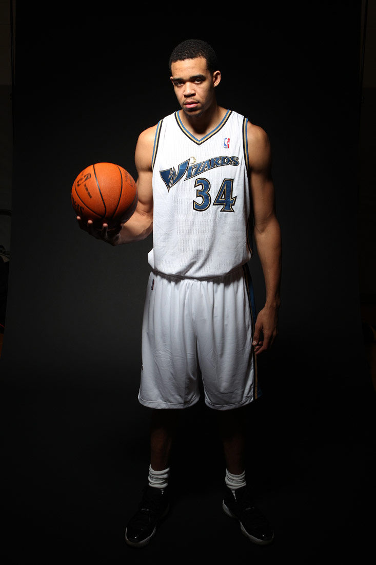 奇才媒体日-易建联换新战袍_高清图集_新浪网