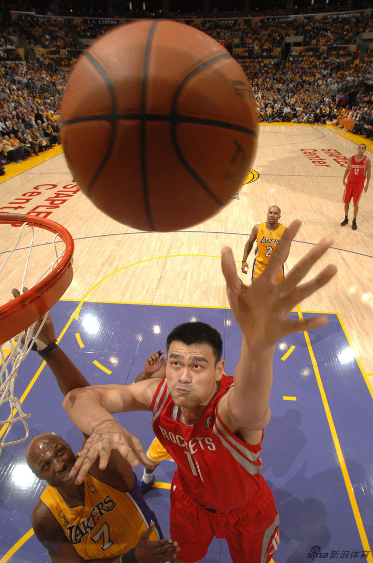 姚明闪耀新赛季首战