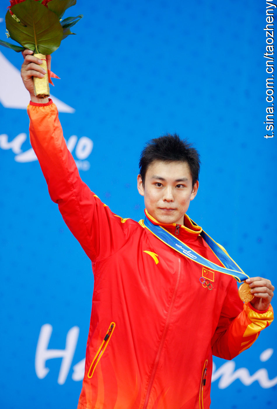 袁晓超展示金牌