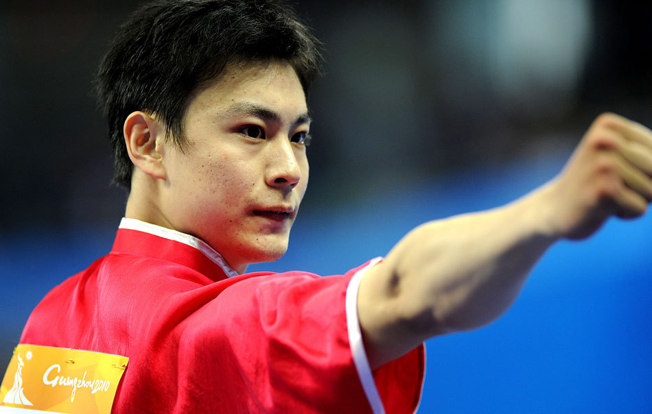 袁晓超展示金牌