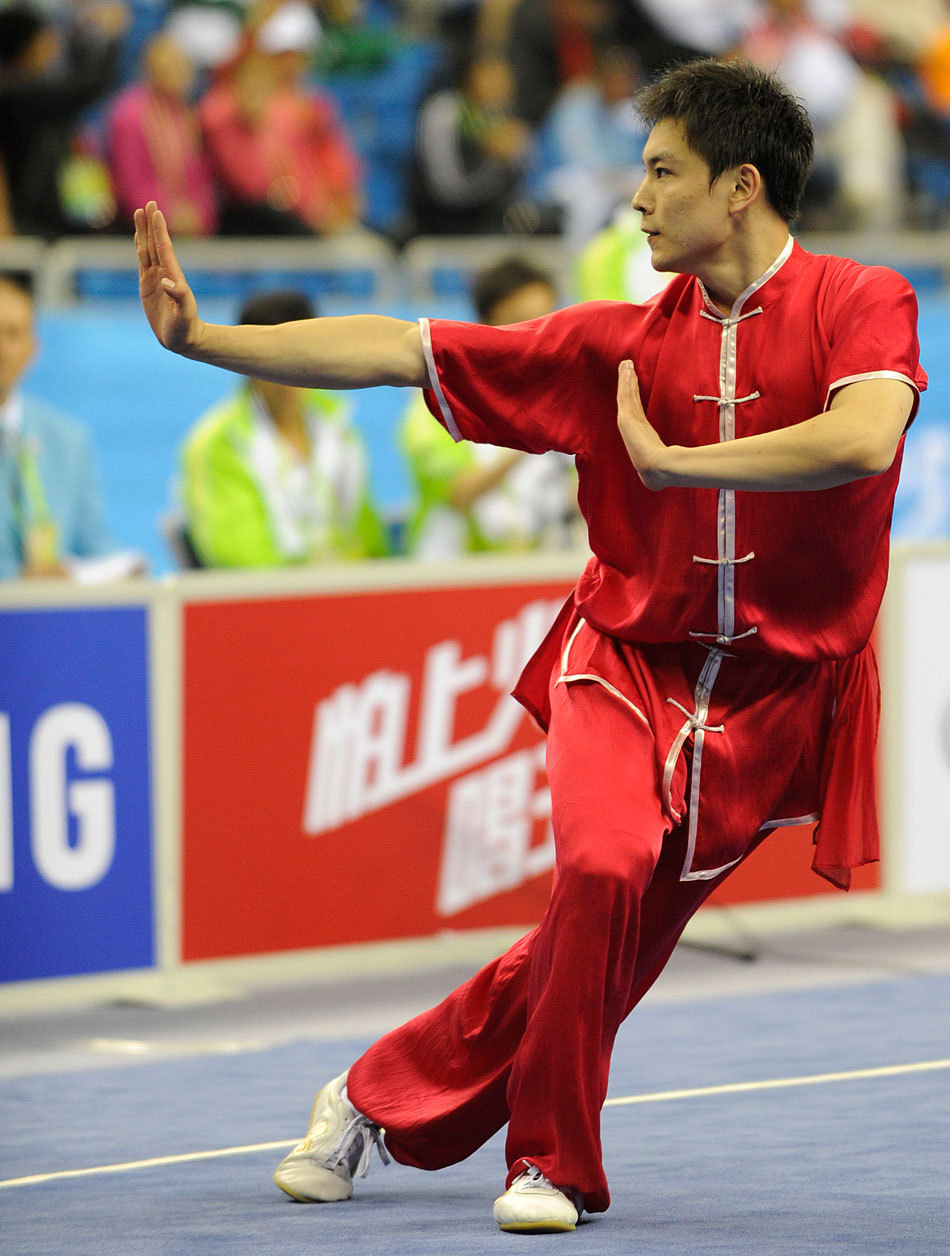 袁晓超展示金牌