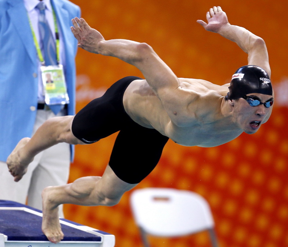 游泳男子50米自由泳吕志武摘金