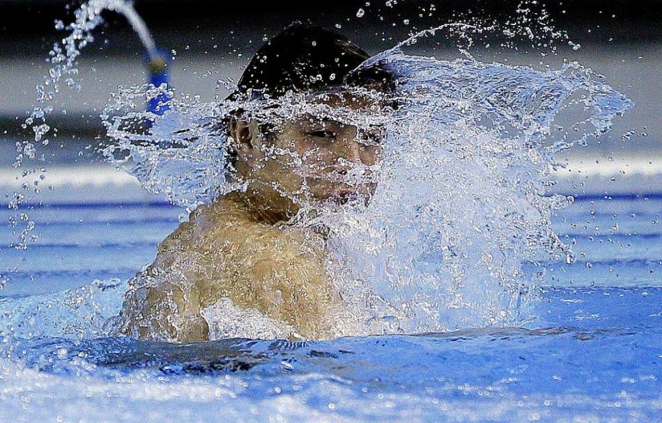 跳水男单三米板何冲摘金_高清图集_新浪网