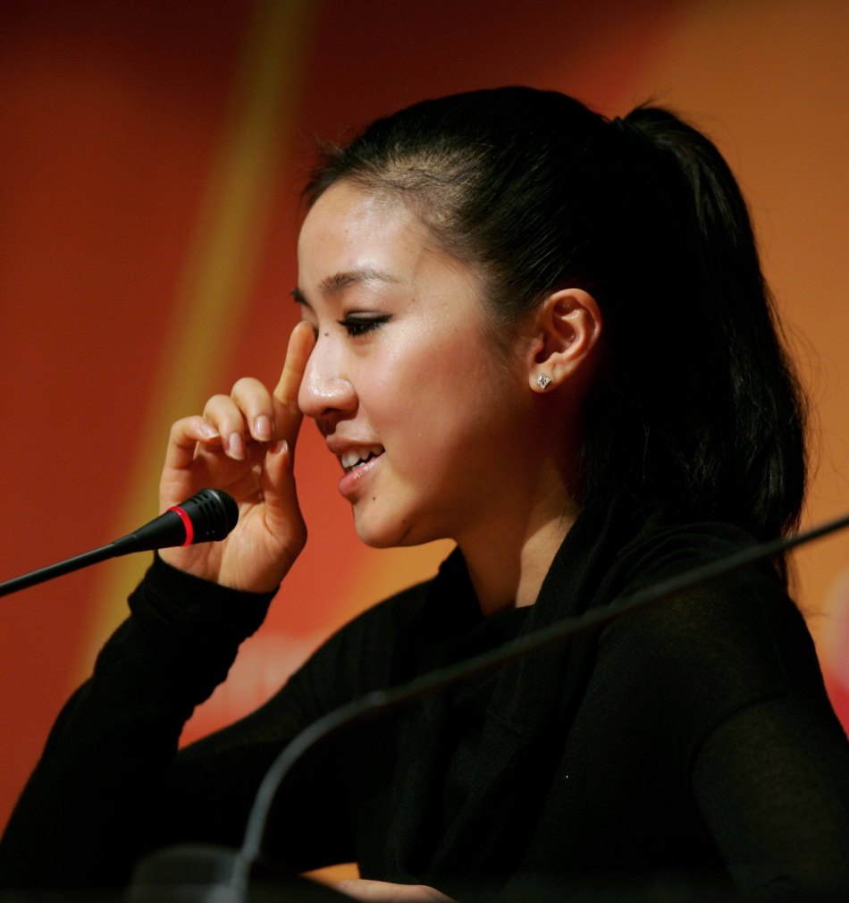 关颖珊低胸装性感妩媚_高清图集_新浪网