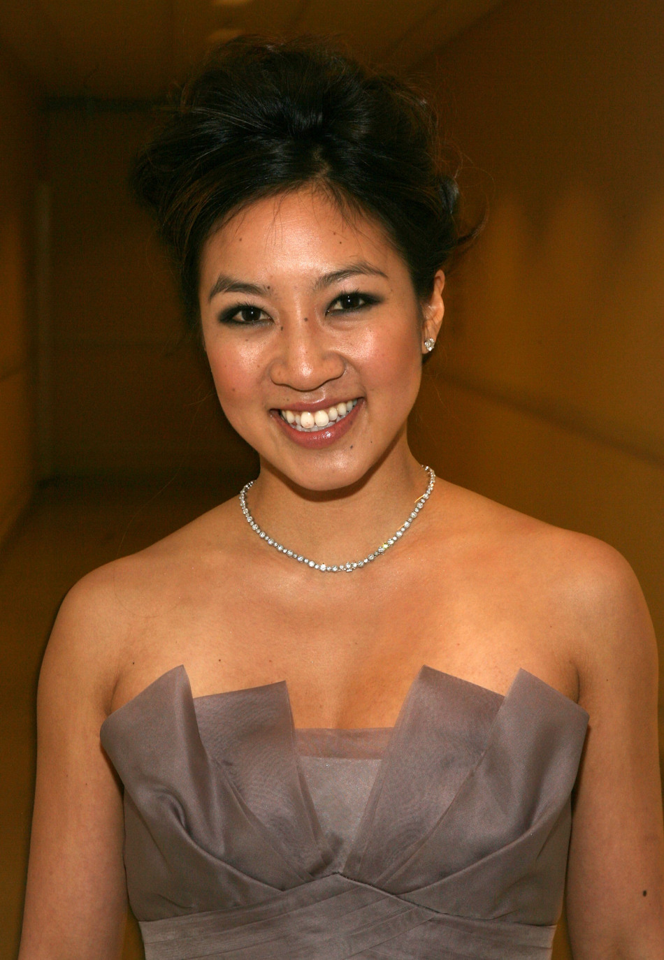 关颖珊低胸装性感妩媚_高清图集_新浪网