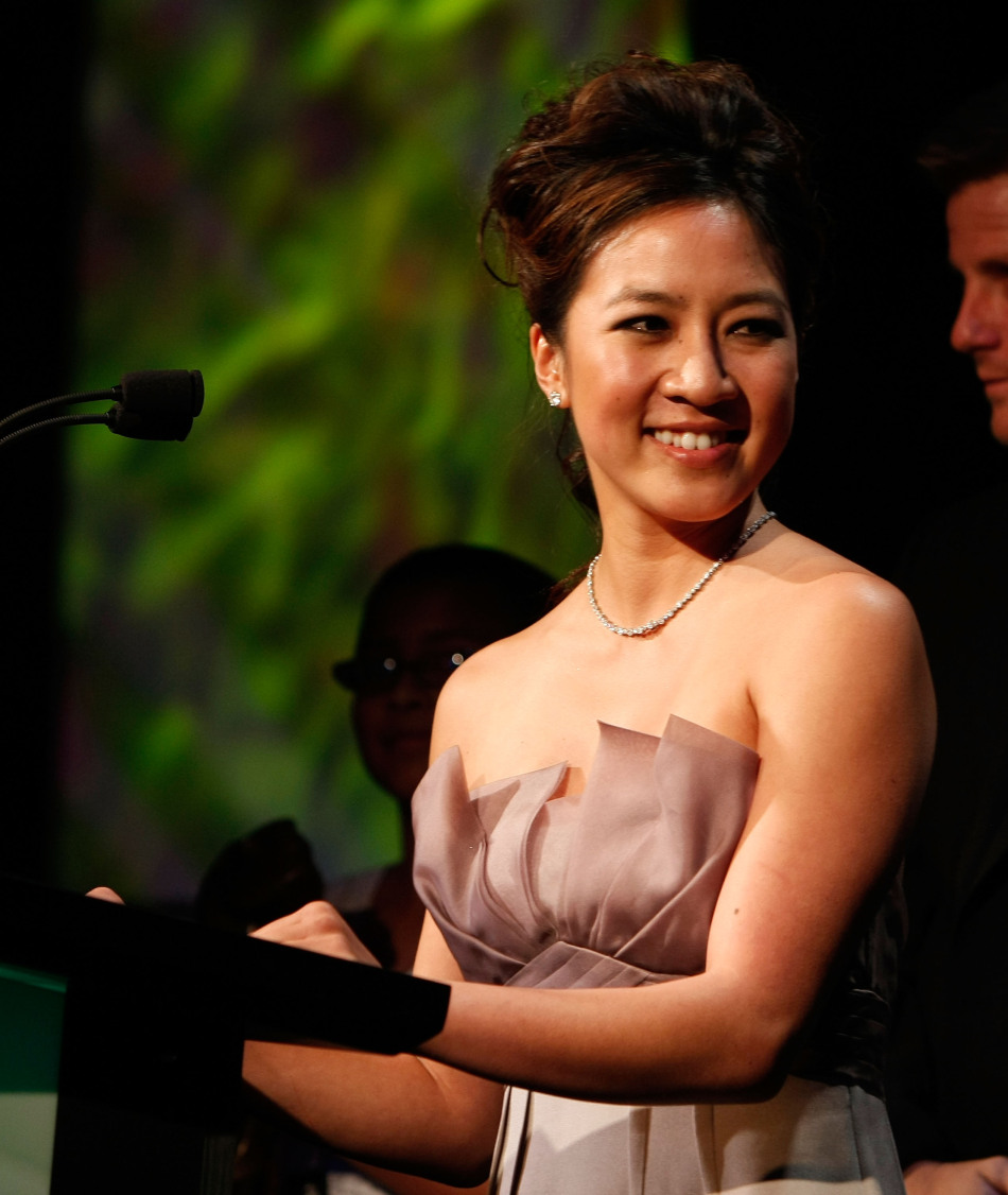 关颖珊低胸装性感妩媚_高清图集_新浪网