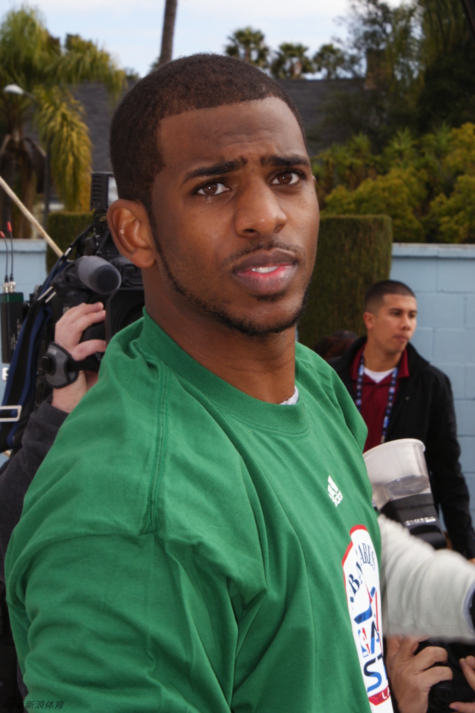 保罗在眺望远方 支持   键翻阅图片 列表查看 大图 全屏观看 3 / 23