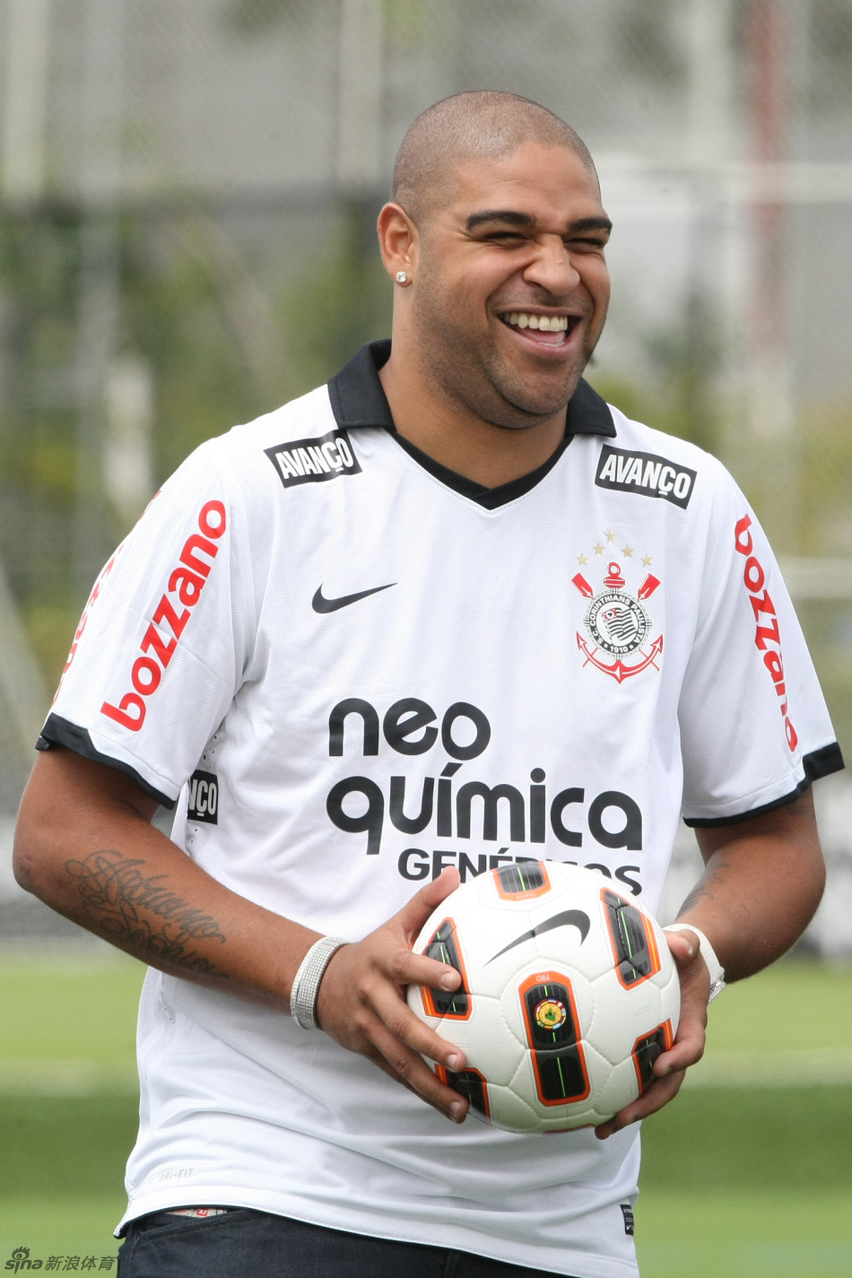 阿德里亚诺收获国王王冠_高清图集_新浪网