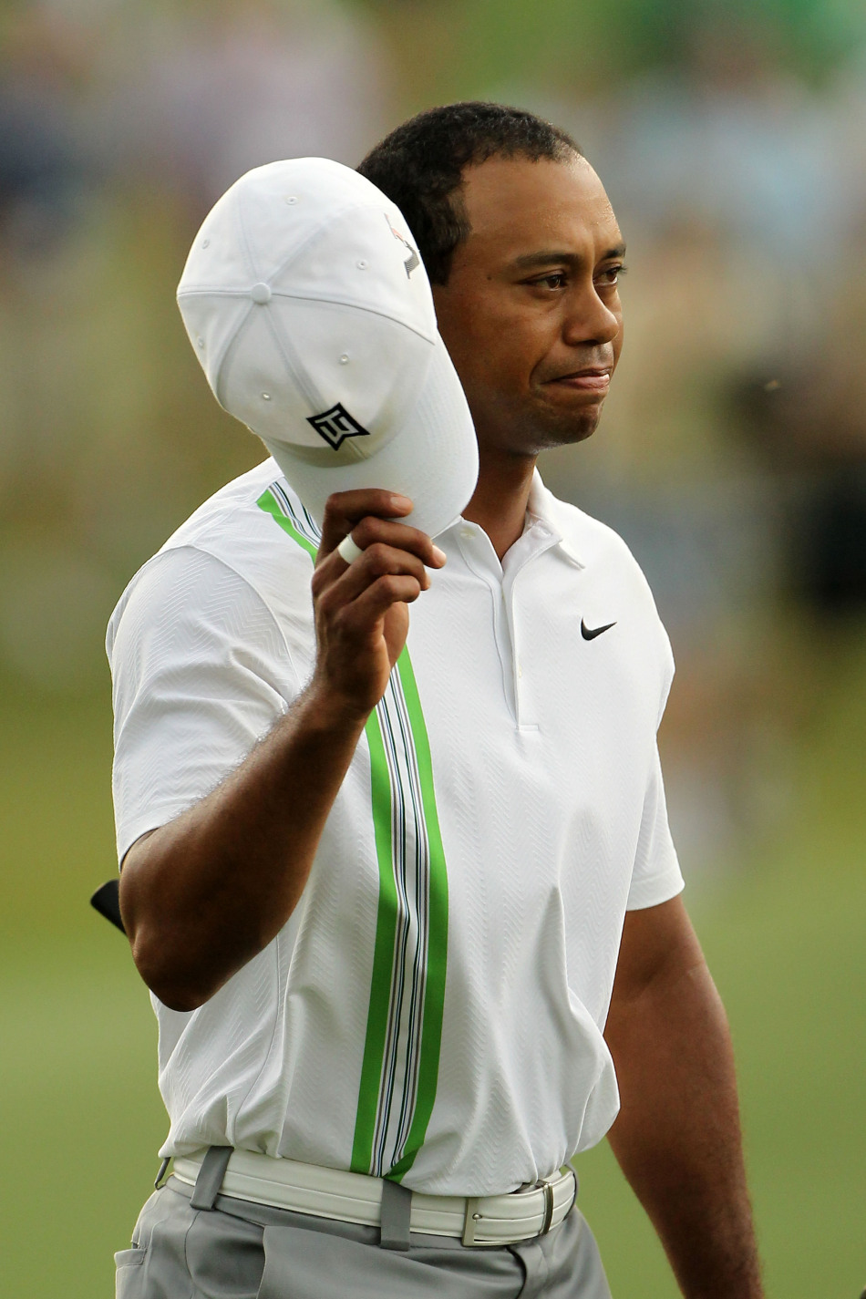 大师赛次轮伍兹跃进领先榜_高清图集_新浪网