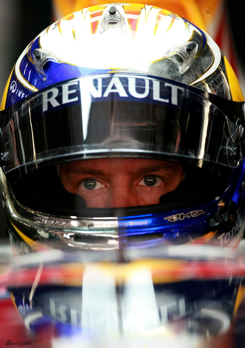 阿隆索新款头盔黄色增加