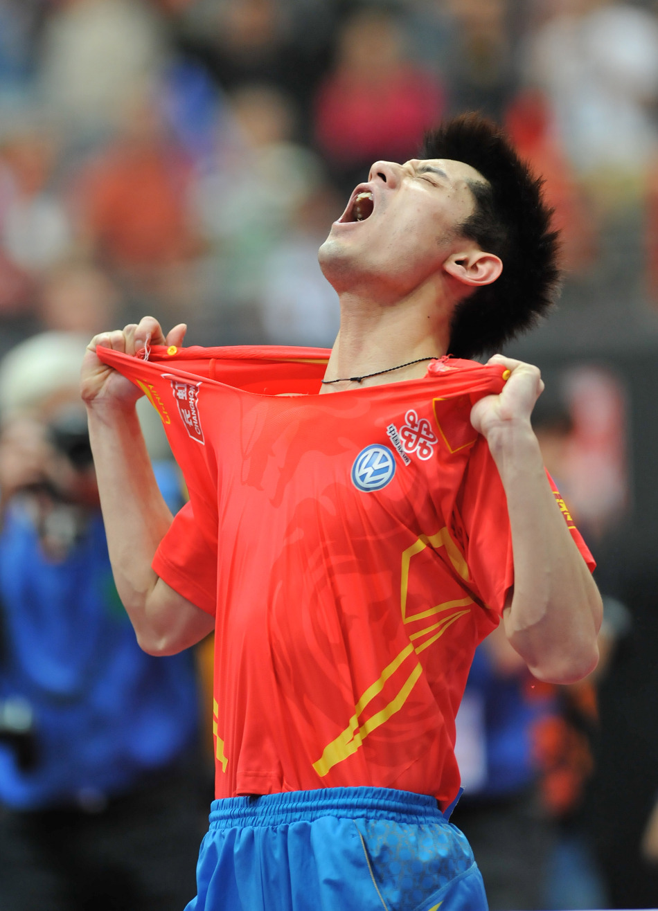 张继科夺冠激情撕衣庆祝_高清图集_新浪网