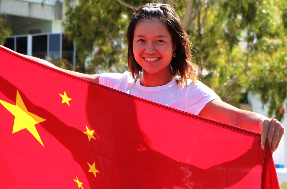 李娜手举国旗
