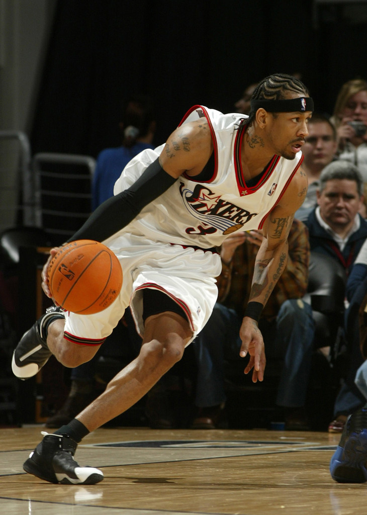 从"问题"到"答案" 艾弗森nba生涯装备集锦_高清图集_新浪网