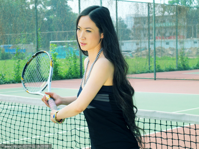 眼神凛冽充满杀气