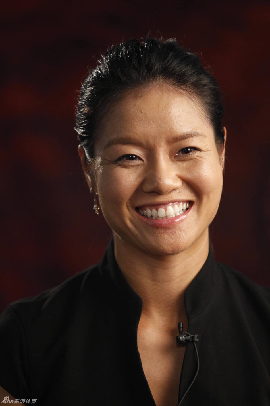 李娜在北京出席法网夺冠庆功会_高清图集_新浪网