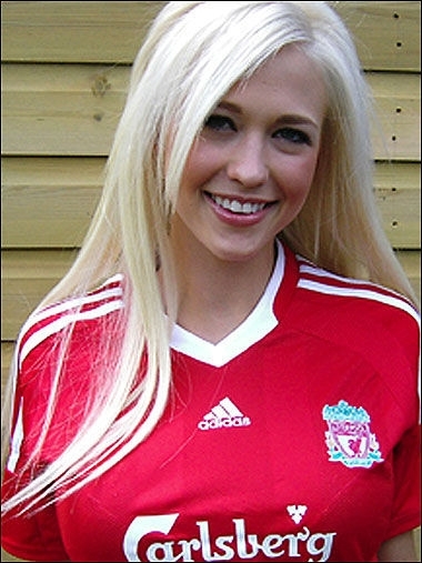 英国足球宝贝性感爆乳写真