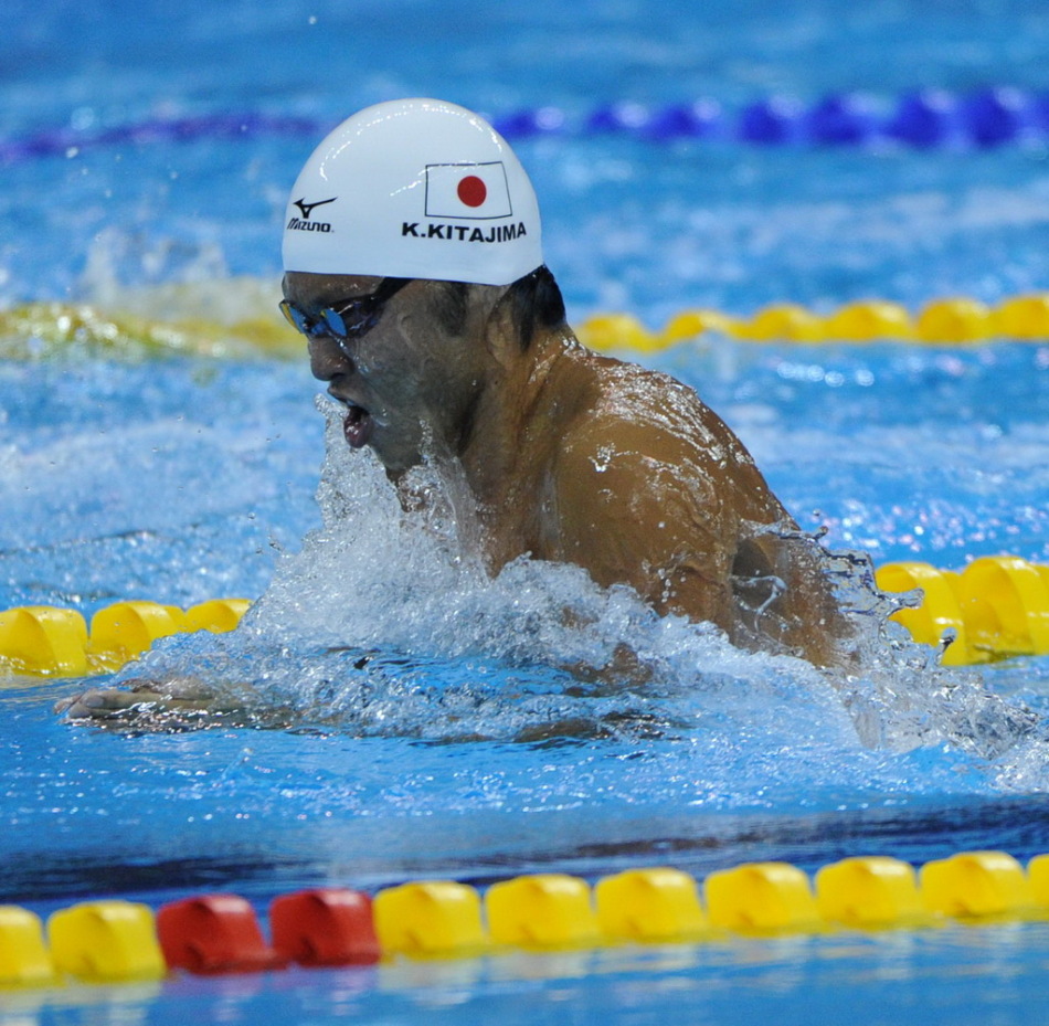 男子100米蛙泳三甲合影