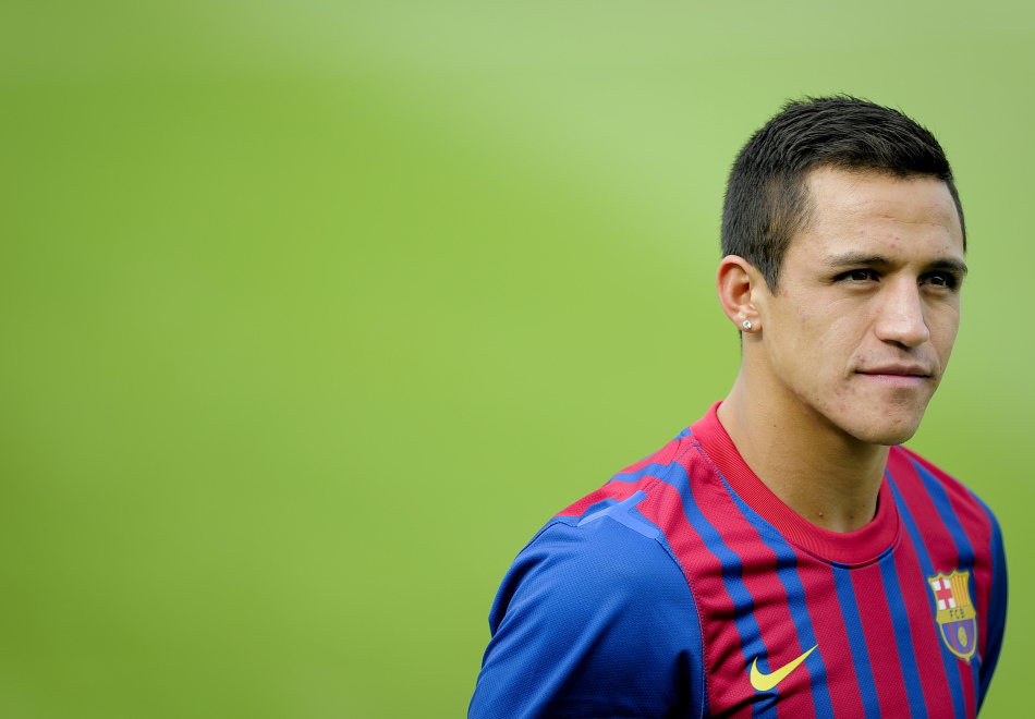 桑切斯正式亮相巴萨_高清图集_新浪网