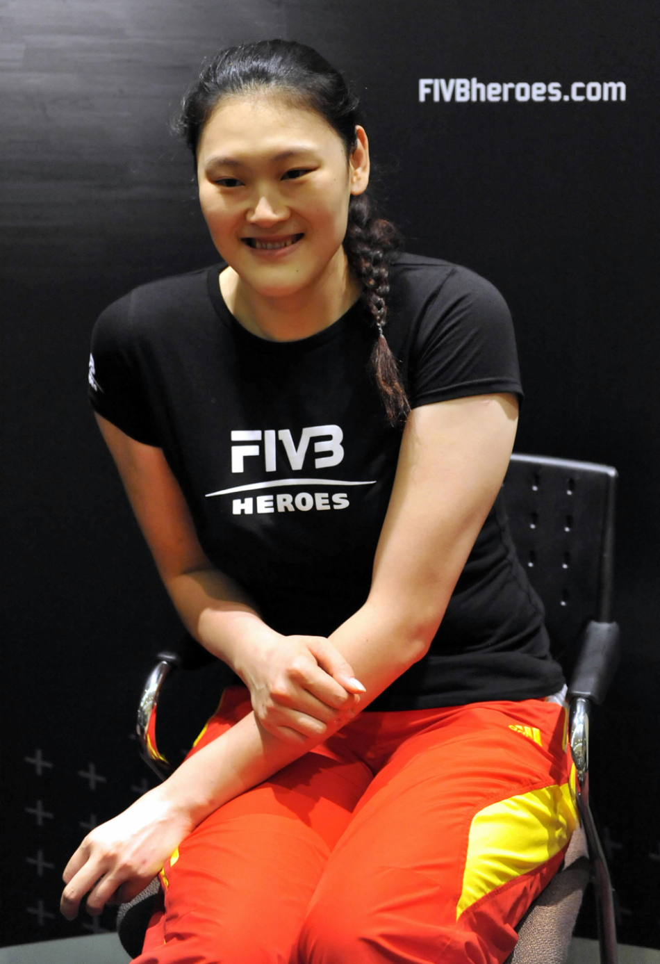 王一梅接受传媒采访_高清图集_新浪网