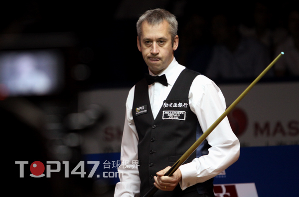 蔡剑忠专注眼神