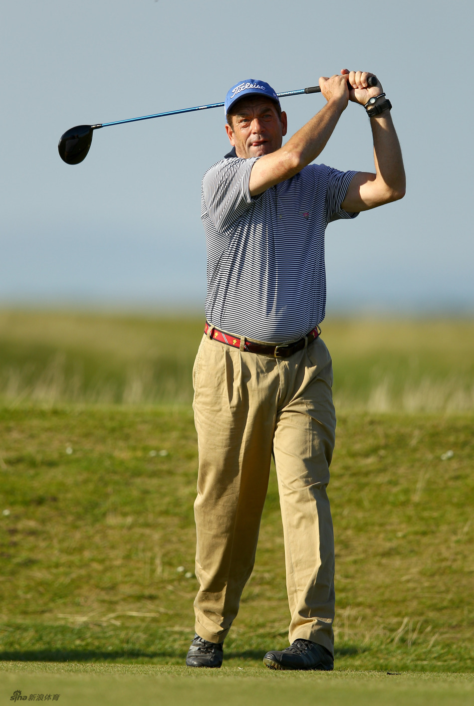 休伊-刘易斯瞄准古堡挥杆