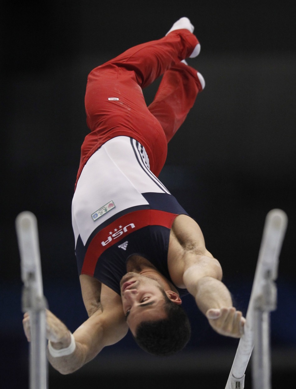 梁鹤善获跳马金牌