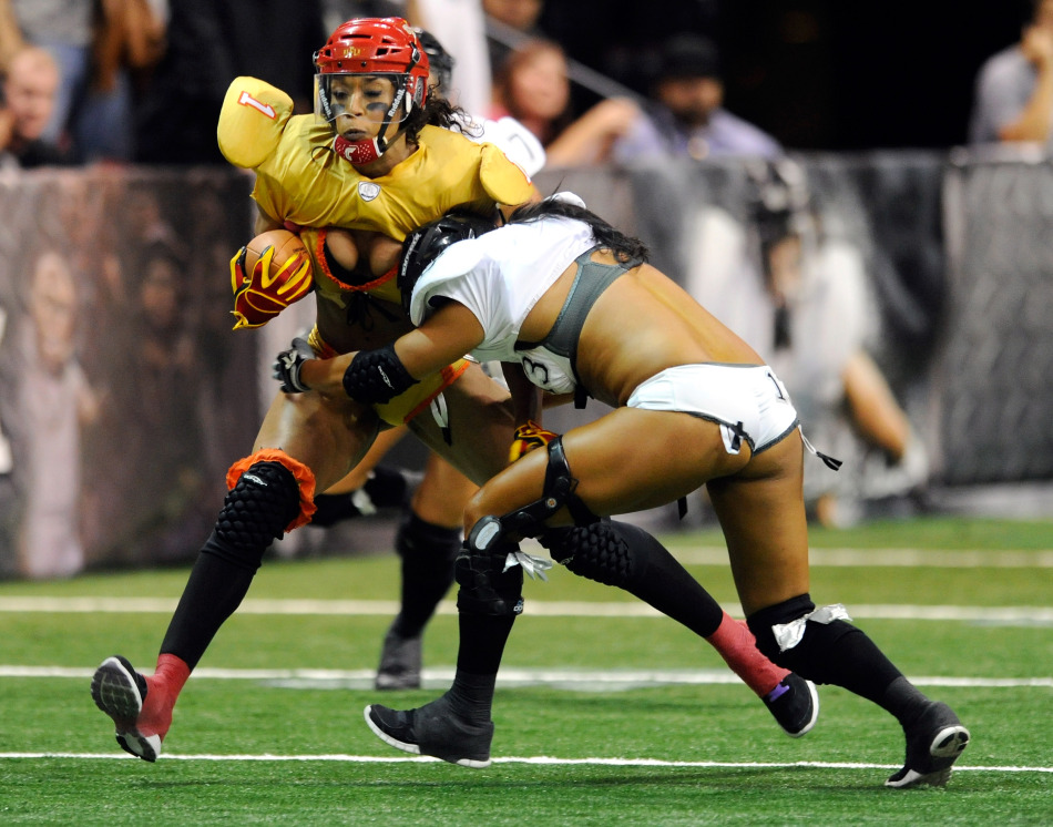 美国举办内衣橄榄球比赛_高清图集_新浪网