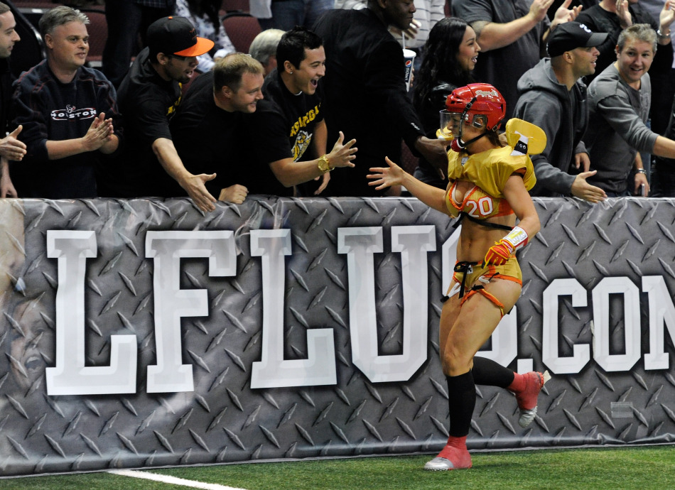 美国举办内衣橄榄球比赛_高清图集_新浪网