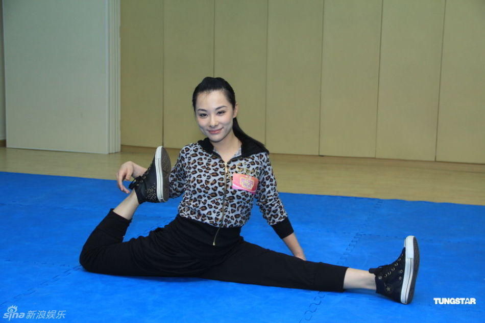 刘璇现身长沙彩排功夫表演_高清图集_新浪网