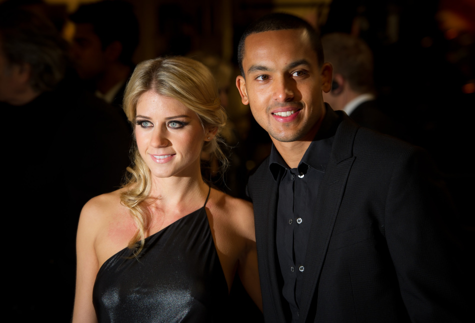 沃尔科特携女友出席《暮光4》首映_高清图集_新浪网