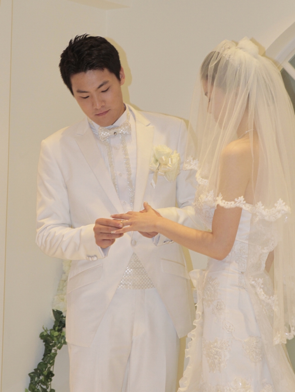 申花门将王大雷大婚_高清图集_新浪网