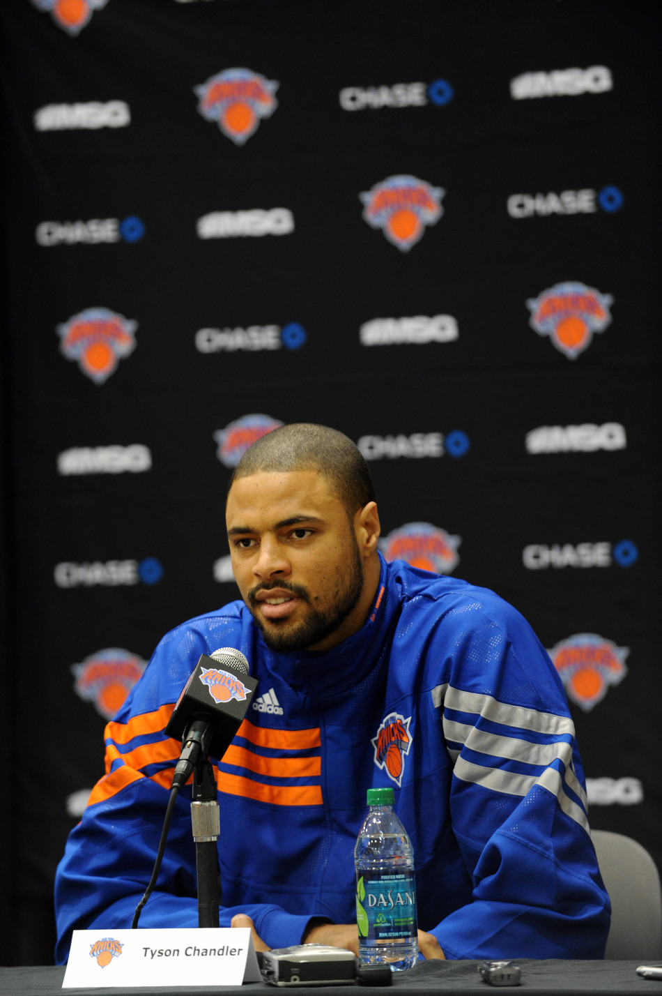 钱德勒正式亮相尼克斯_高清图集_新浪网