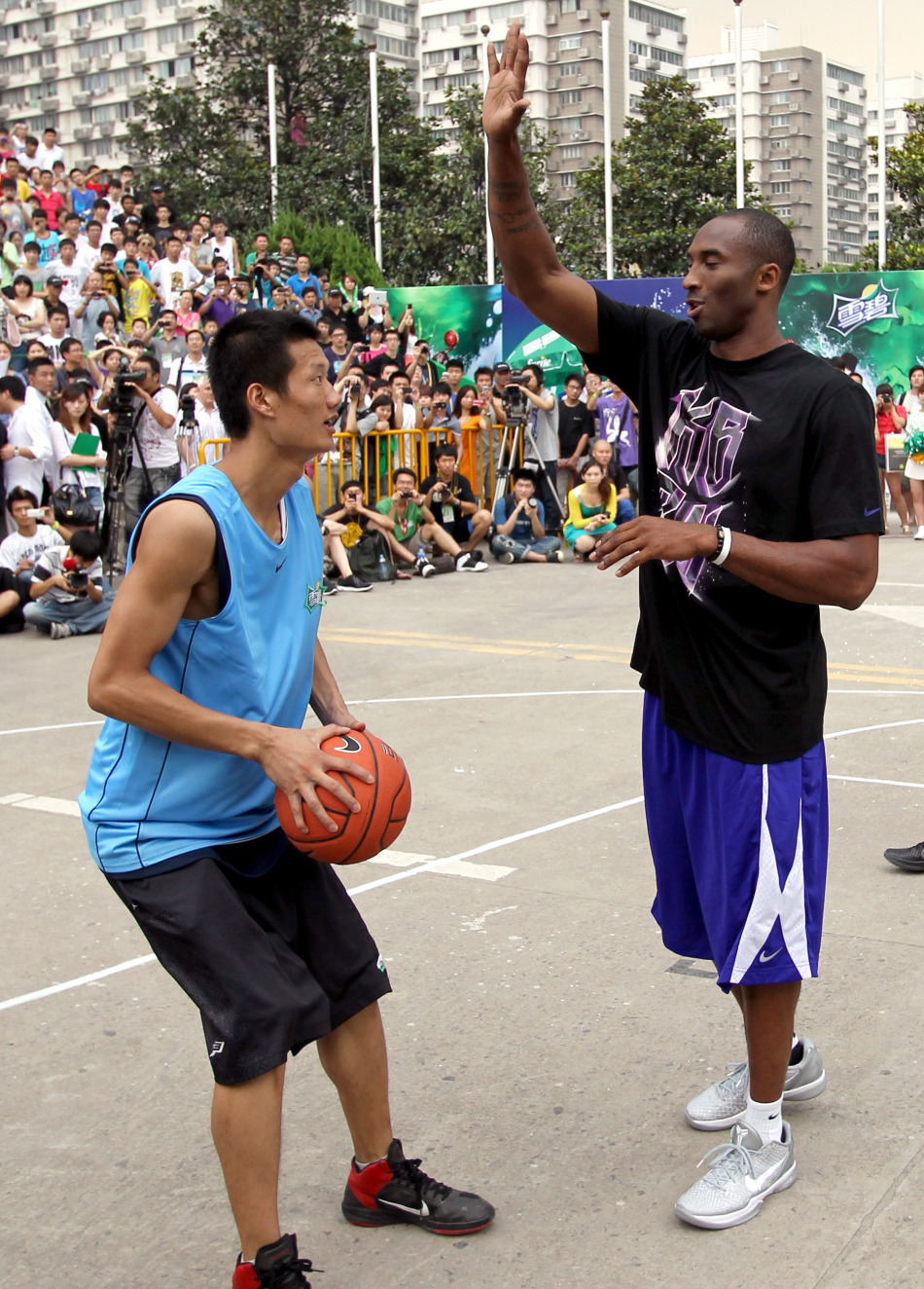2011nba球星中国行酷图回顾_高清图集_新浪网