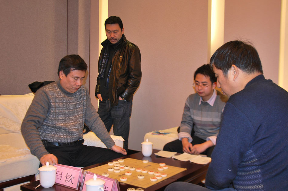 象棋冠军表演赛打响