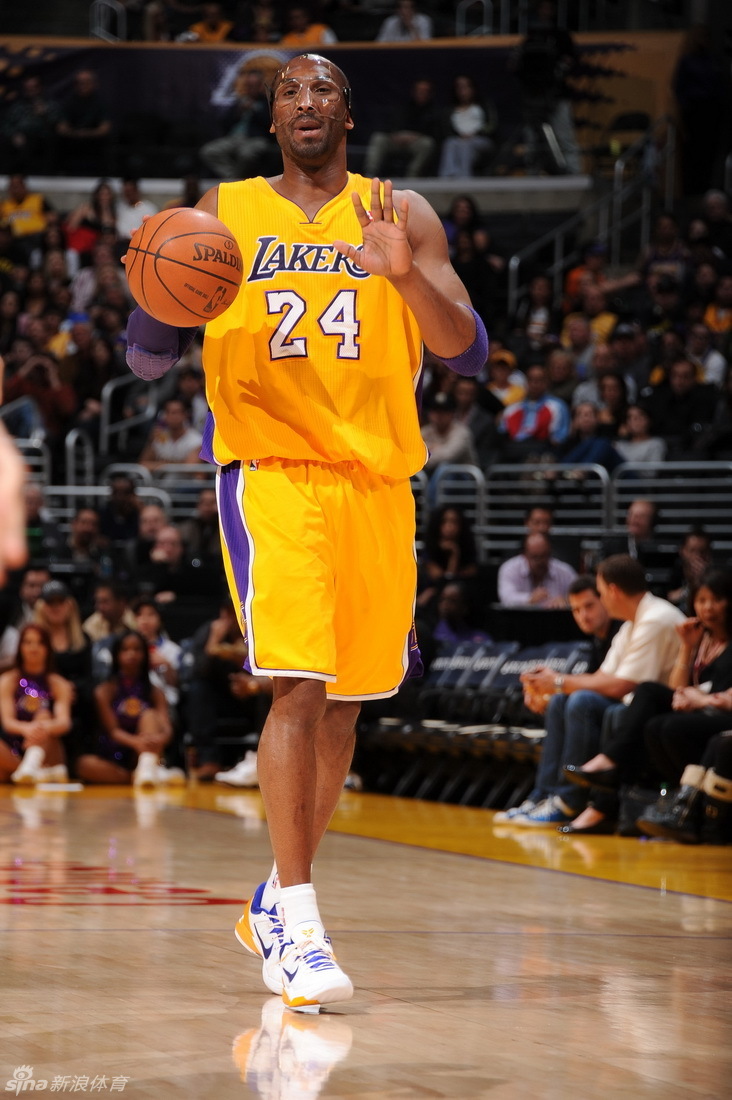 科比场上闲庭信步