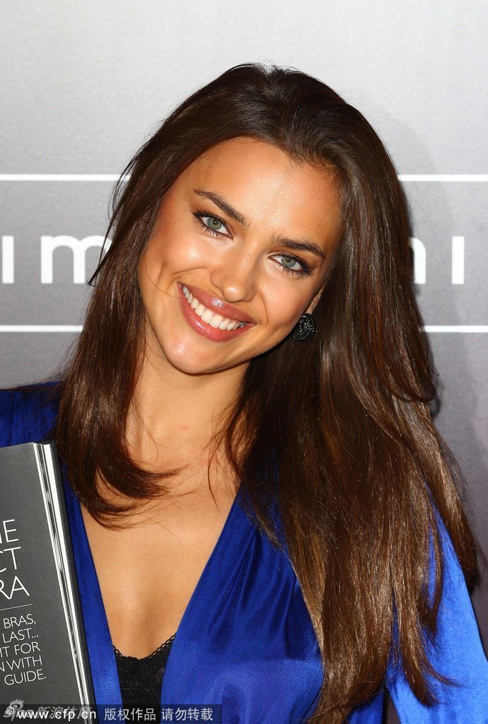 伊莲娜出席伦敦某时尚活动_高清图集_新浪网