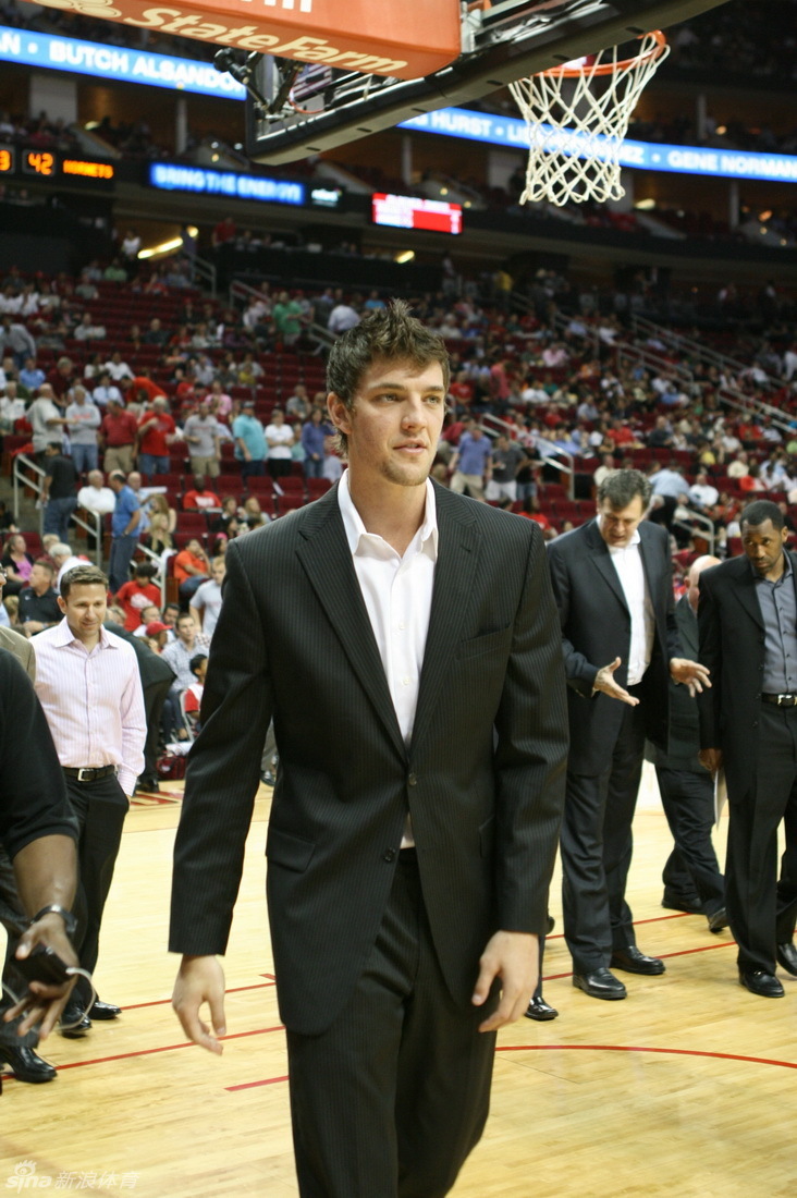 [常规赛]黄蜂77-84火箭_高清图集_新浪网