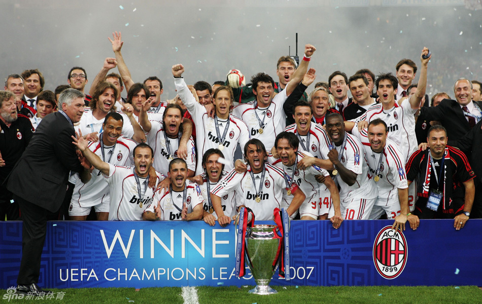 经典老图之历届欧冠捧杯_高清图集_新浪网