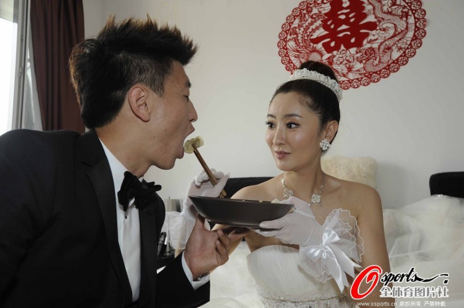 辽足球星杨旭举行婚礼_高清图集_新浪网