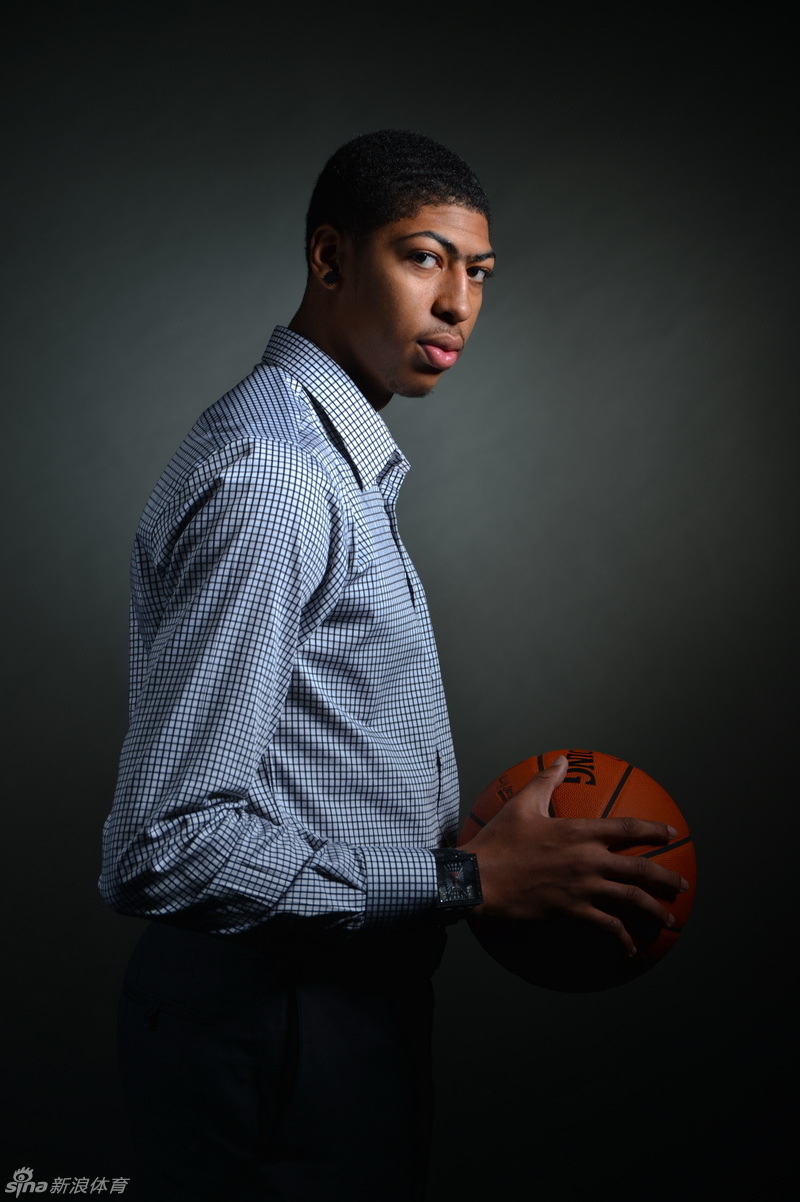 nba选秀球员拍摄定妆照_高清图集_新浪网