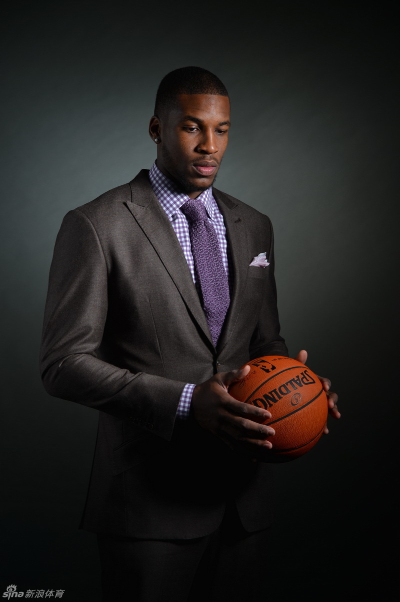 nba选秀球员拍摄定妆照_高清图集_新浪网