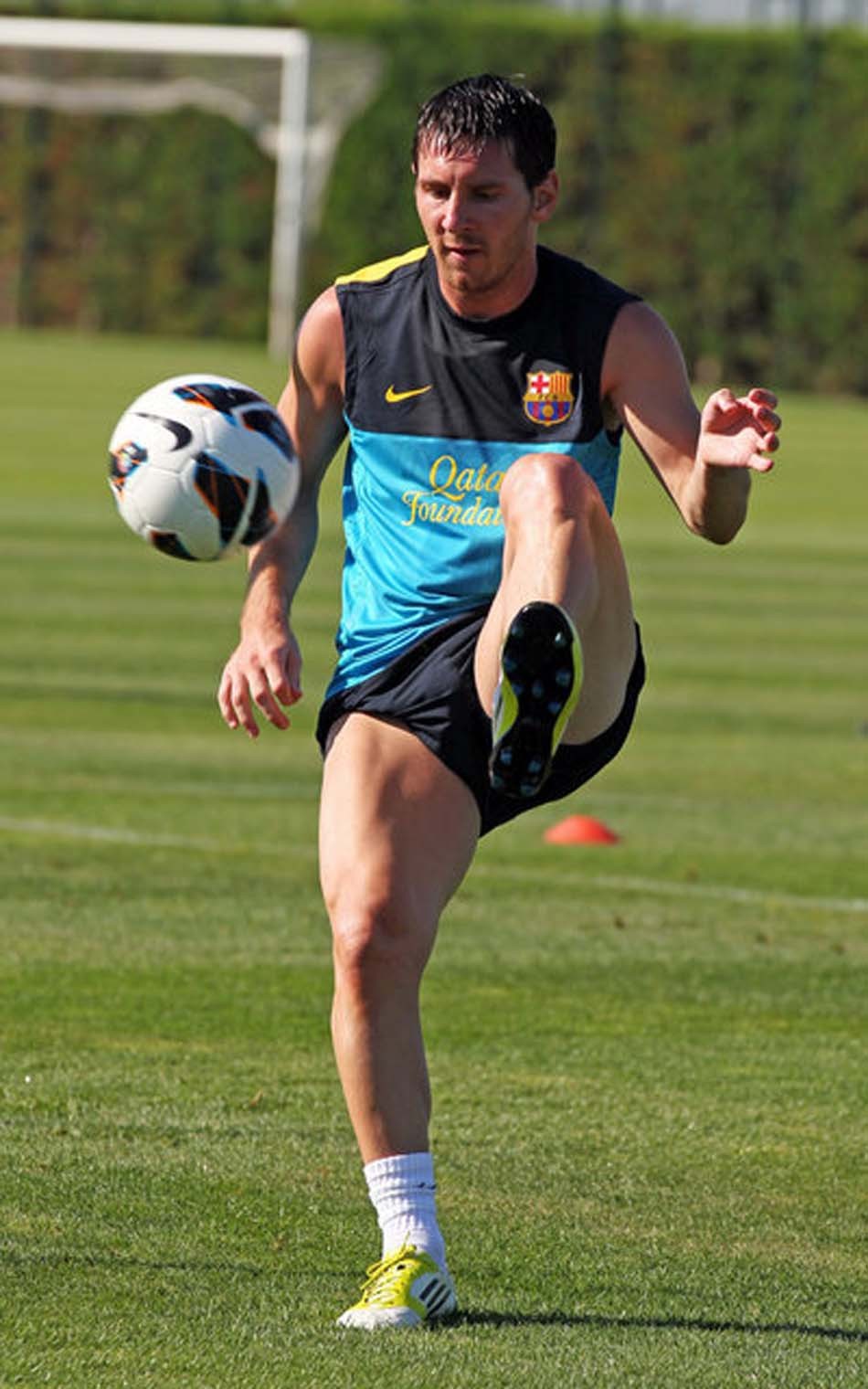 桑切斯不忘跟多斯-桑托斯拍合照