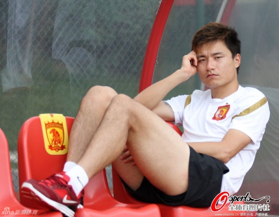 恒大训练黄博文赵源熙亮相_高清图集_新浪网